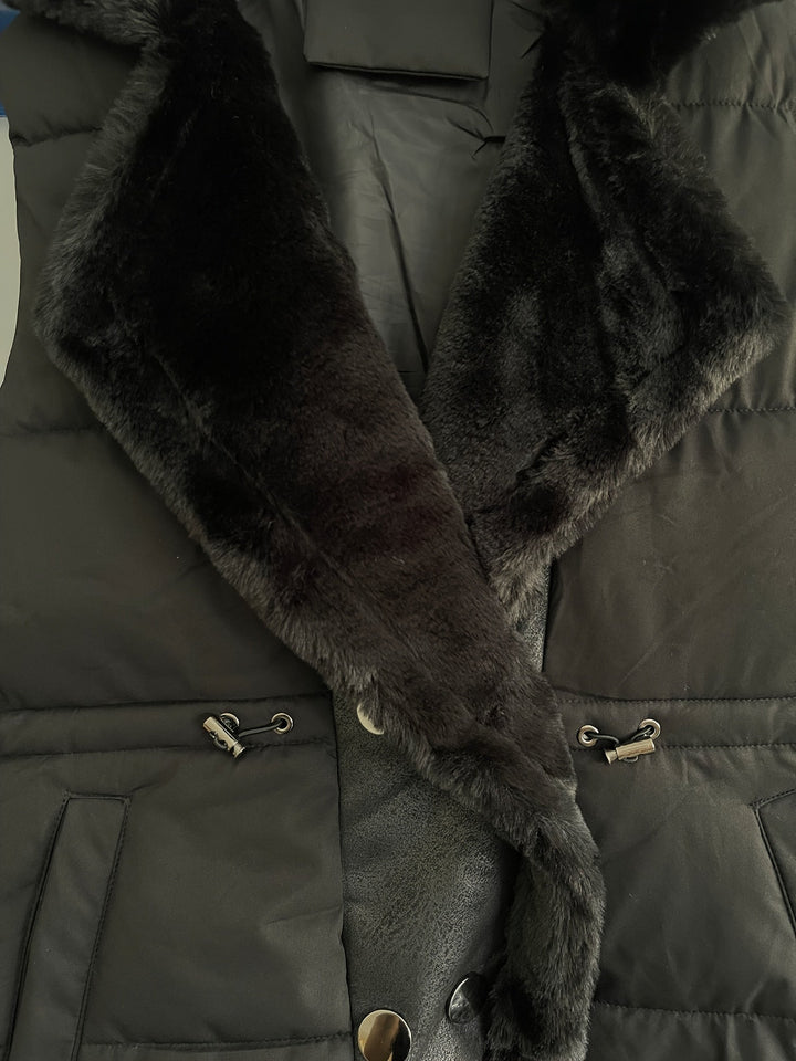 Chiara - Modieuze snap front teddy dames bodywarmer